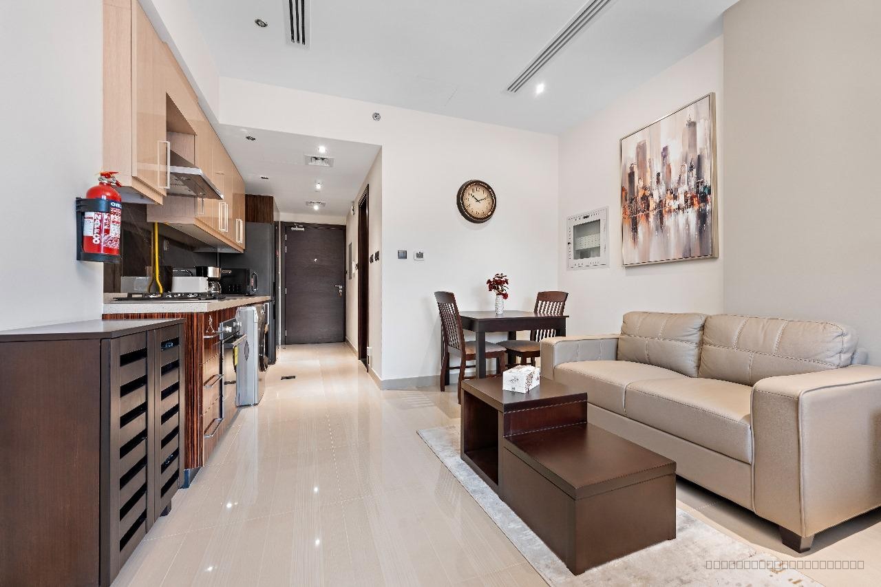 BURJ-VIEWS Spacious studio | Modern interiors | Prime Downtown location - 8