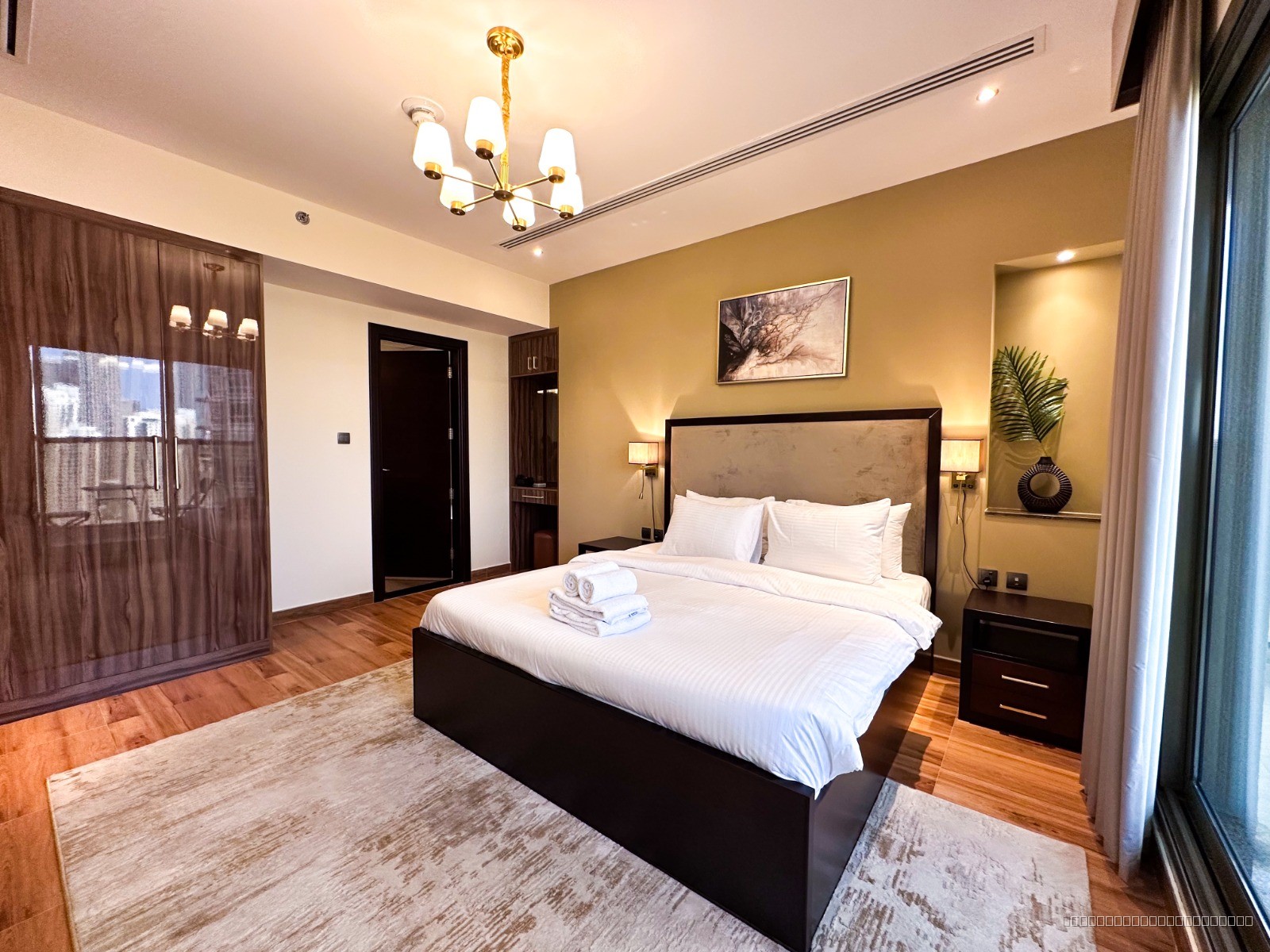 Prime 2BR with Burj Khalifa & Dubai Canal View - 6