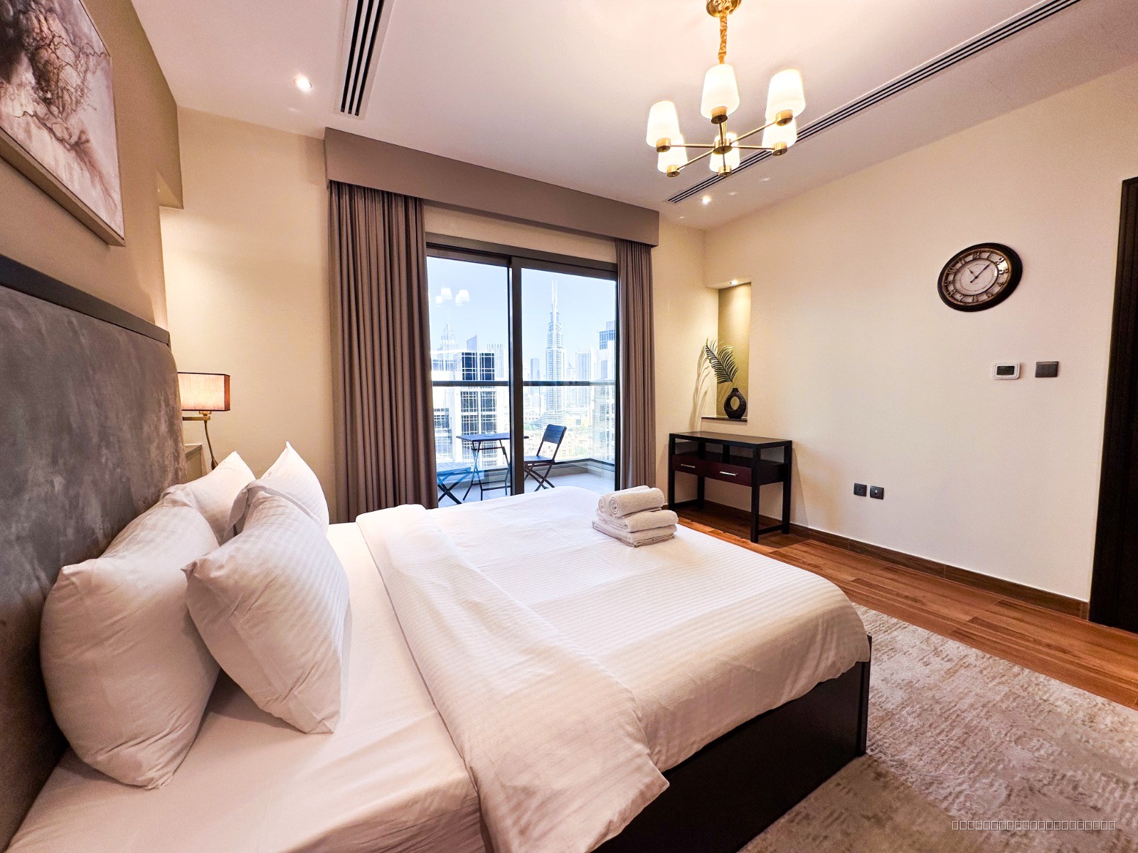 Prime 2BR with Burj Khalifa & Dubai Canal View - 9