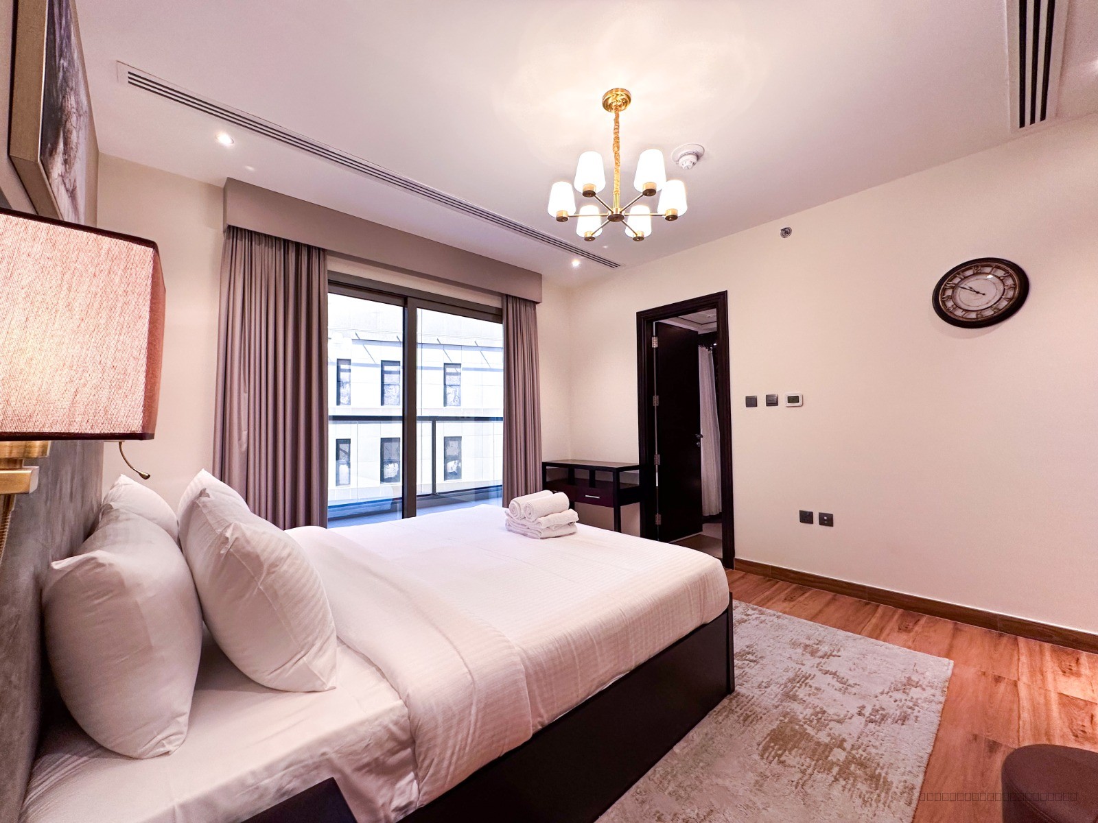 Prime 2BR with Burj Khalifa & Dubai Canal View - 15
