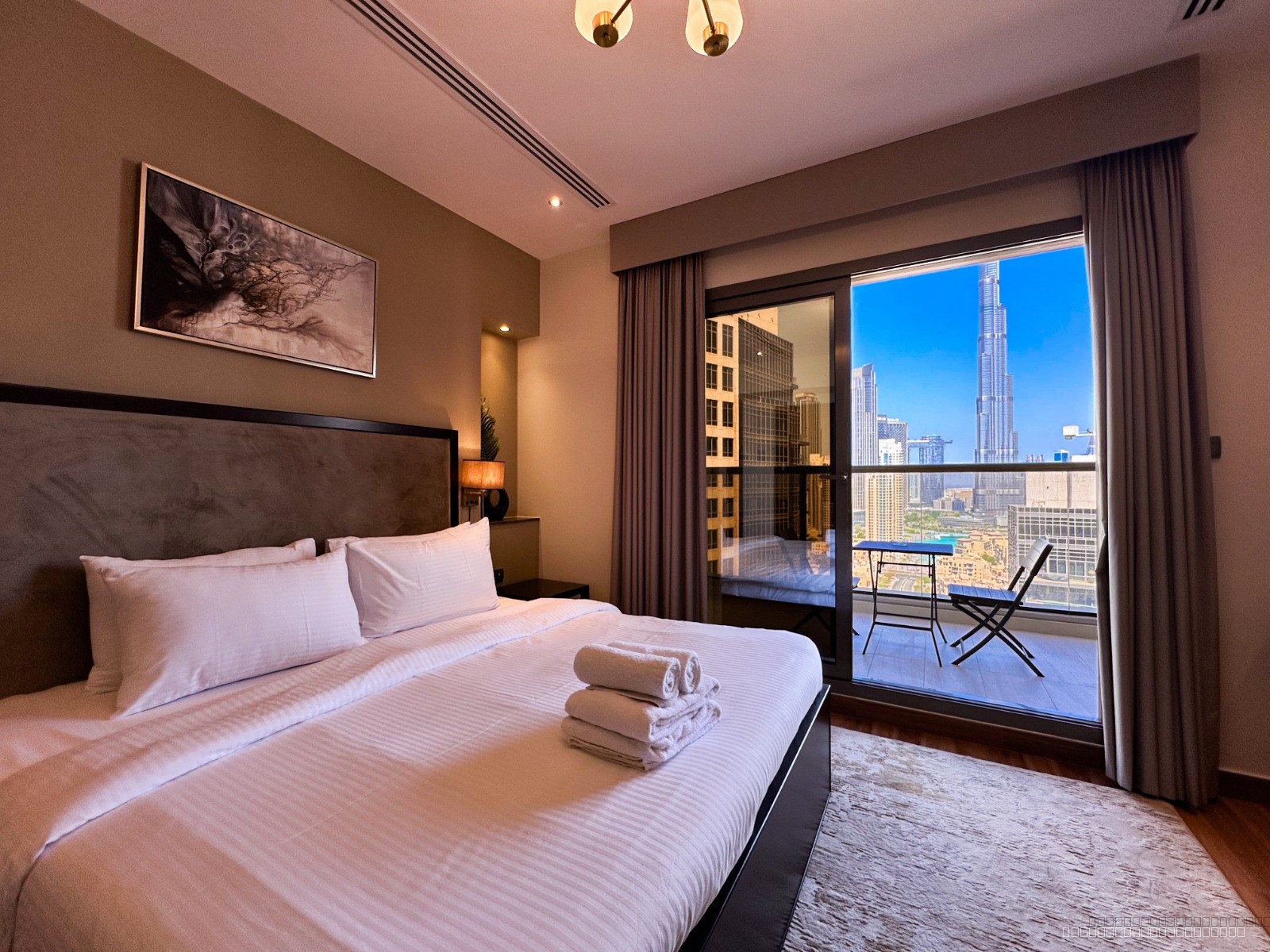 Prime 2BR with Burj Khalifa & Dubai Canal View - 25