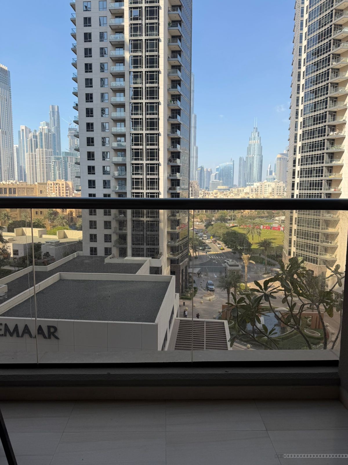 SPACIOUS BURJ VIEWS APARTMENT - 1