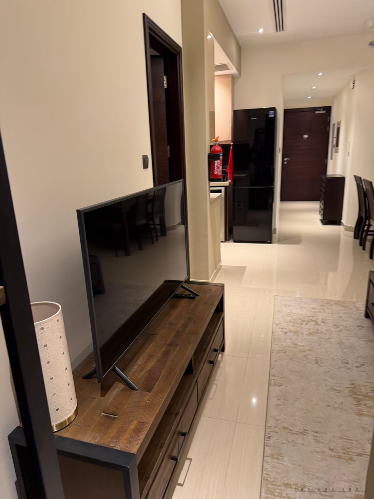 SPACIOUS BURJ VIEWS APARTMENT - 10