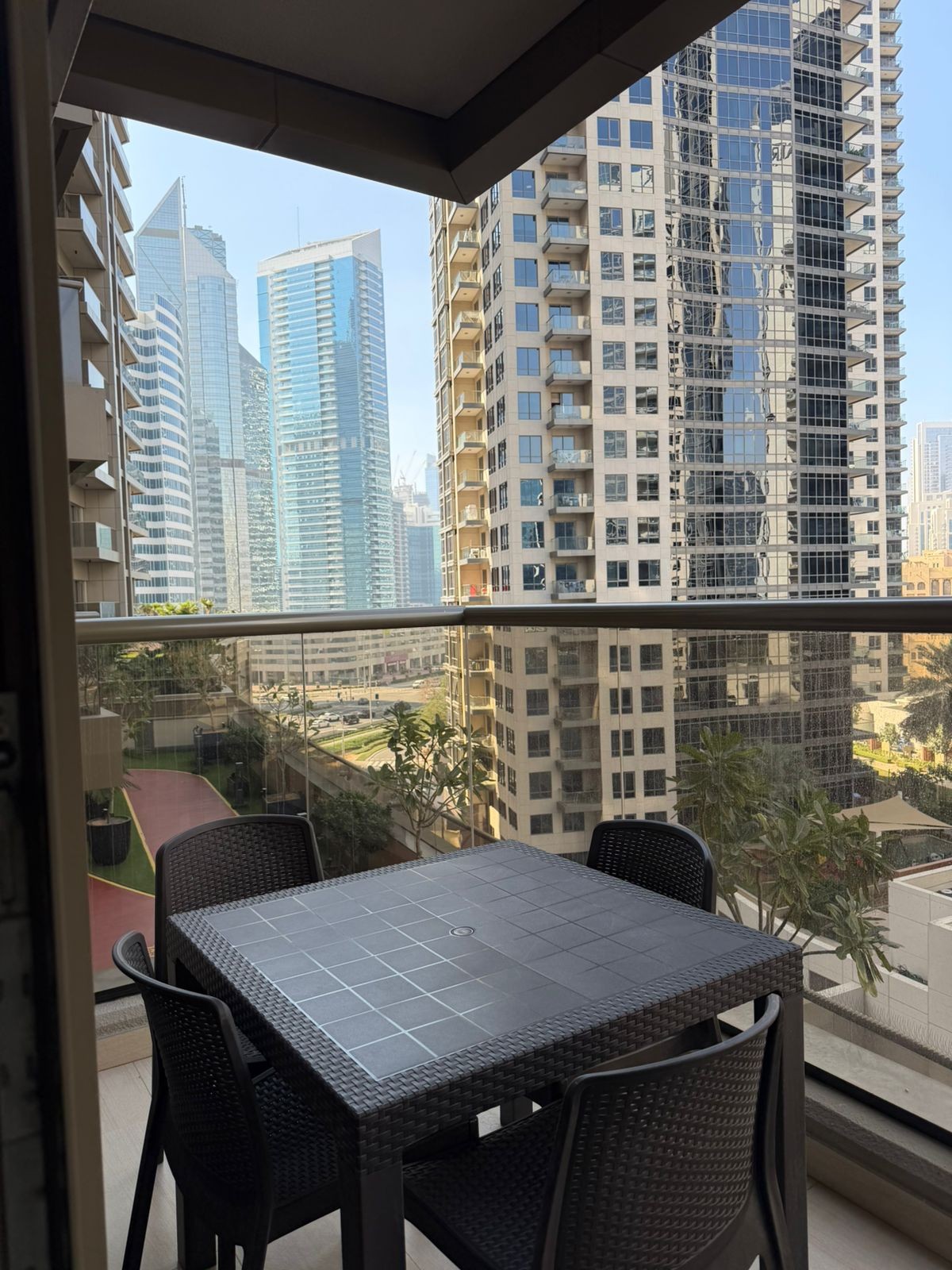 SPACIOUS BURJ VIEWS APARTMENT - 15