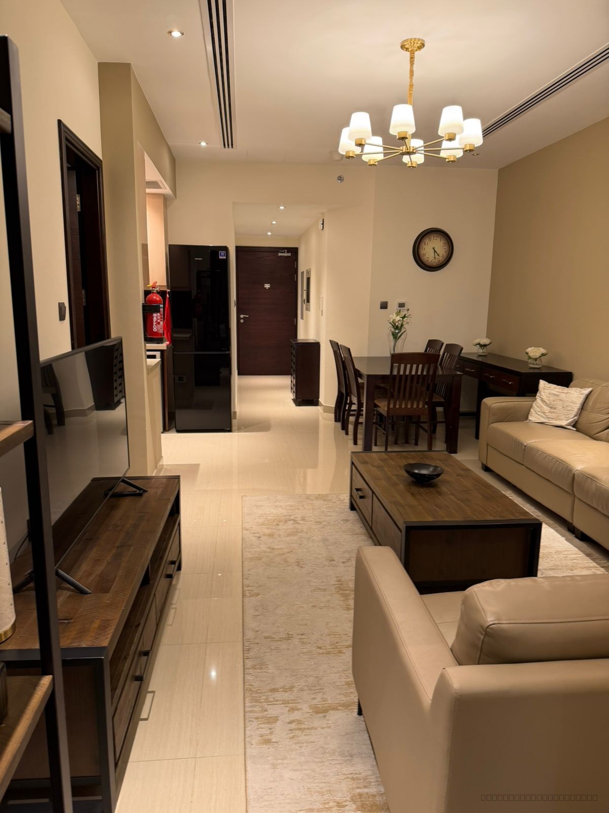 SPACIOUS BURJ VIEWS APARTMENT - 17