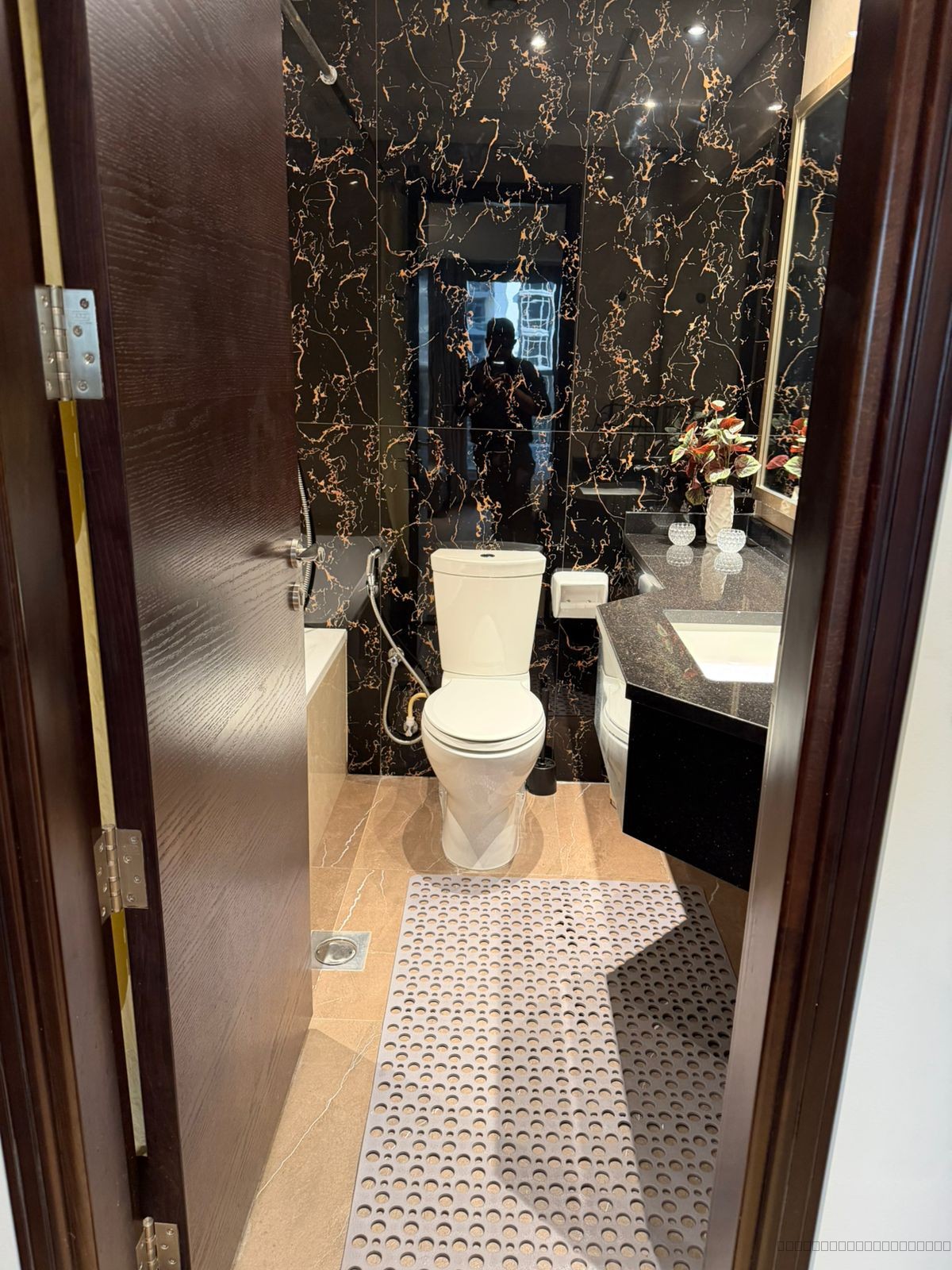 SPACIOUS BURJ VIEWS APARTMENT - 23